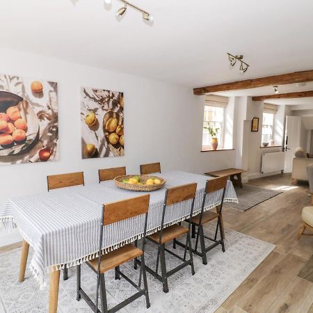 Ashton House Villa Moreton-in-Marsh ภายนอก รูปภาพ