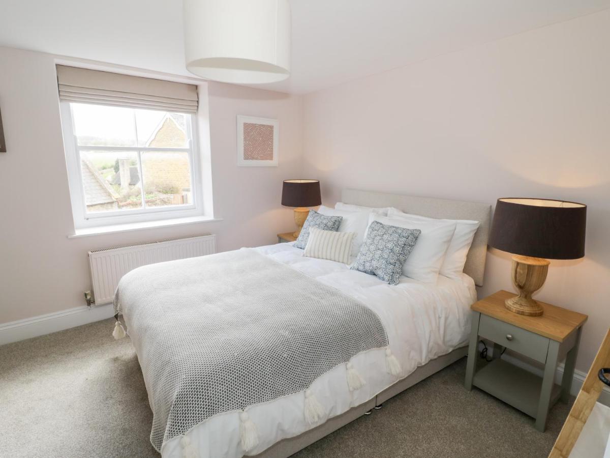 Ashton House Villa Moreton-in-Marsh ภายนอก รูปภาพ